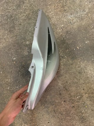 Chapa Lateral lado Izquierdo  Yamaha Aerox
