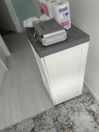 Cómoda de madera con 7 cajones