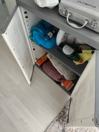Cómoda de madera con 7 cajones