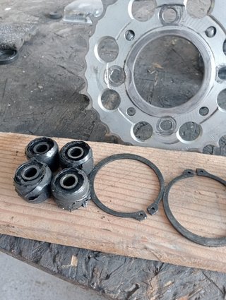 Plato y tornillos Honda CB 250 Two-F