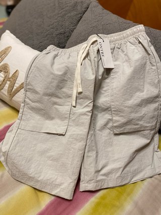 Pantalón impermeable ONTRE beige talla S