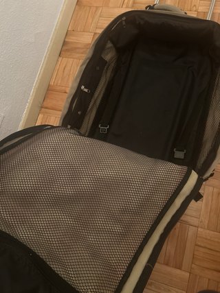 Maleta de ruedas beige y negra