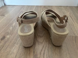 Sandalias ATAX Beige Talla 38