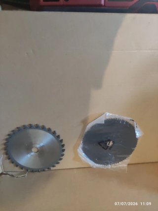 Mini sierra eléctrica