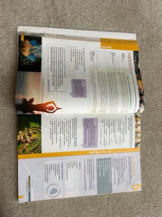 Living English 1 Bachillerato. Student's book