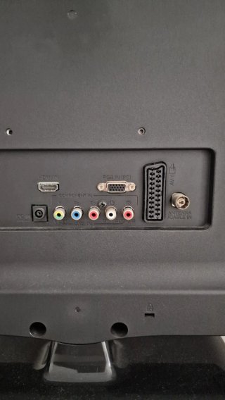Monitor-televisor LED de 28 pulgadas.
