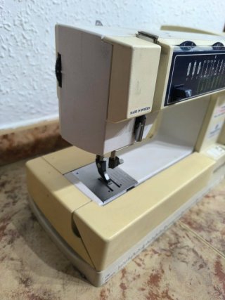 Máquina de coser Husqvarna Optima 620