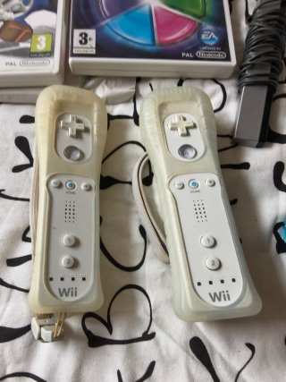 Lote Nintendo Wii casi sin uso