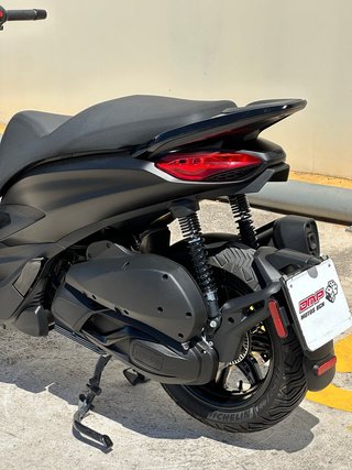 Piaggio Beverly 300 HPE 2025