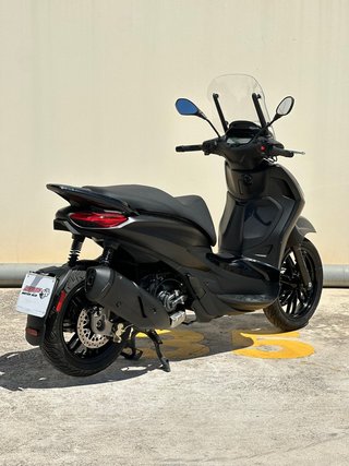 Piaggio Beverly 300 HPE 2025