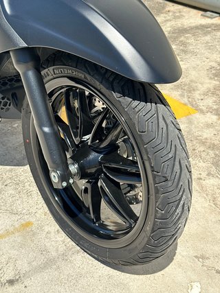 Piaggio Beverly 300 HPE 2025