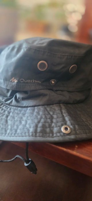 Sombrero senderismo Quechua verde oliva