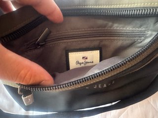 Riñonera Pepe Jeans Negra y Verde Oliva