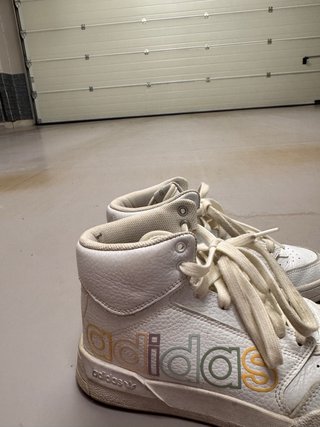 Zapatillas Adidas altas multicolor y blanco