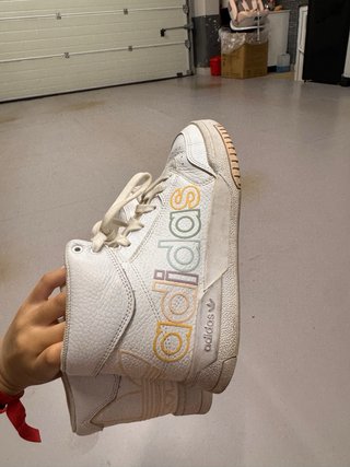 Zapatillas Adidas altas multicolor y blanco