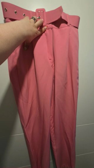 Traje rosa
