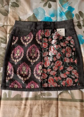 Falda Desigual Estampada