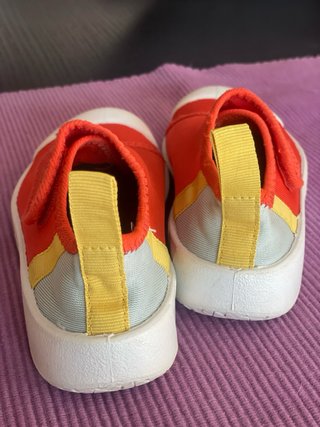 Zapatillas cangrejeras playa naranja