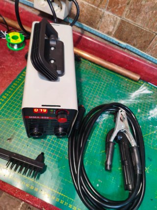 Grupo de soldar IGBT-MMA 250A + cables