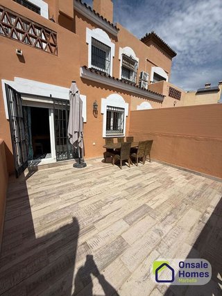 Casa adosada en alquiler en Río Real en Marbella