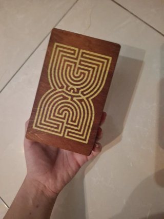 Caja de acertijo de madera