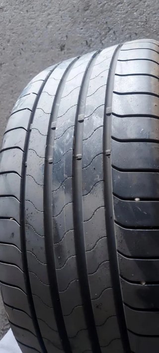225/45 R18 95Y