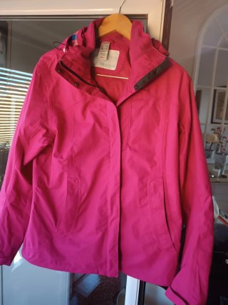 Chubasquero rosa