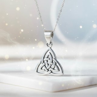 Colgante Triqueta de Plata de Ley 925
