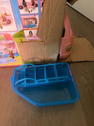 Caravana Barbie Dream Camper con piscina
