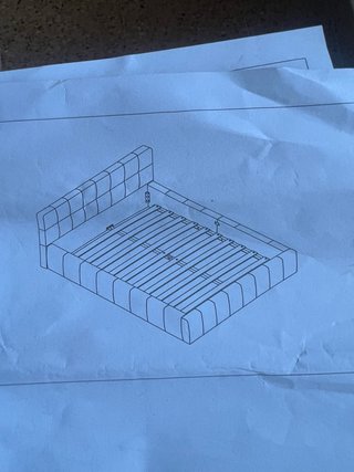 Cama beige con cabecero capitoné * NO CANAPE*