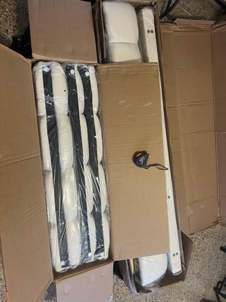 Cama beige con cabecero capitoné * NO CANAPE*