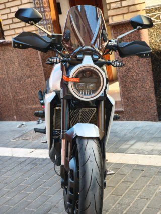 Zontes GK 350 Naked Moto
