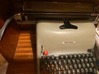 Máquina de escribir Hispano Olivetti Lexicon 80