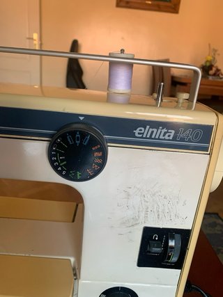 Máquina de coser Elna 140