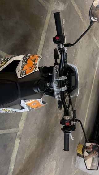 UM DSR 125 1500 km como nueva