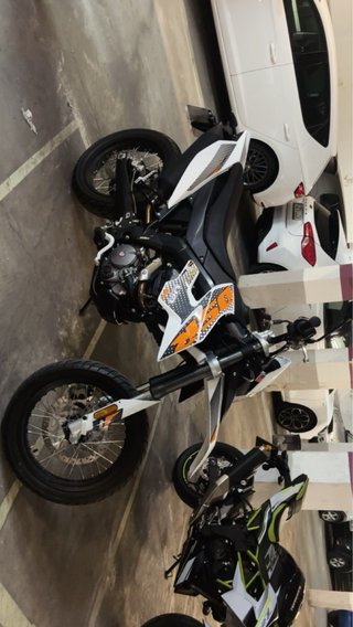 UM DSR 125 1500 km como nueva
