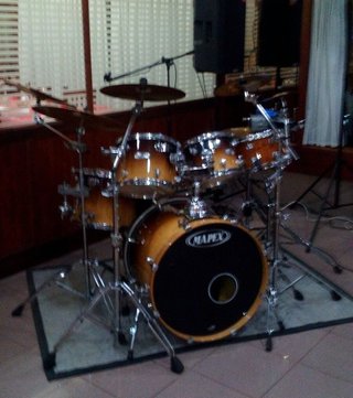 Batería Mapex con complementos