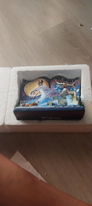 Figura Libro Pesadilla Antes de Navidad Enesco