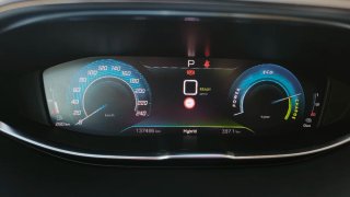 Peugeot 3008 hybrid enchufable, 225cv allure pack.