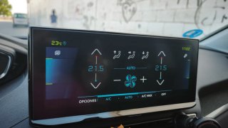 Peugeot 3008 hybrid enchufable, 225cv allure pack.