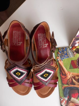 Sandalias Pikolinos diseño Maasai (Marbella) envío