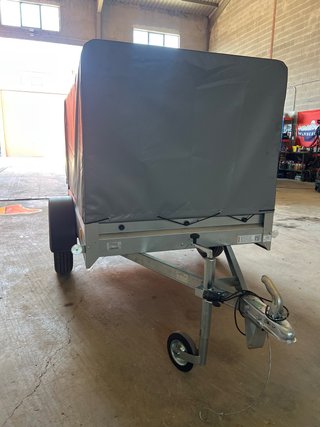 Remolque cerrado lona 750kg