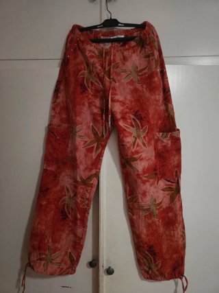 Pantalón rústico estampado floral