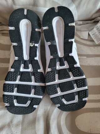 Zapatillas Nike Blancas y Negras