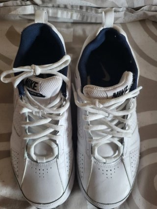 Zapatillas Nike Blancas y Negras