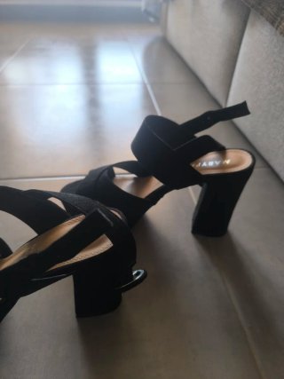 Sandalias de tacón negras