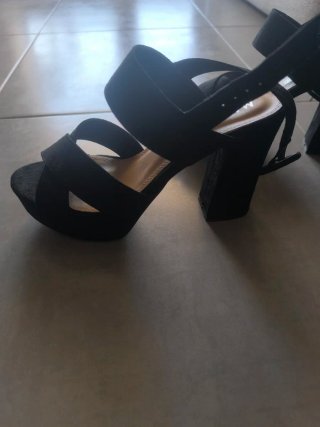 Sandalias de tacón negras