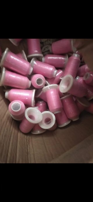 Bobinas de hilo de poliéster a 050 minimo100 unida
