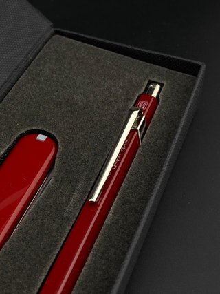 Penna stilografica Caran d'Ache 849 *Swiss Classic Bordeaux