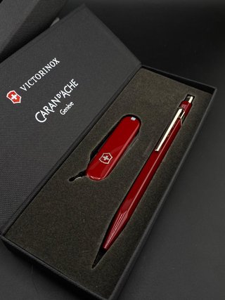 Penna stilografica Caran d'Ache 849 *Swiss Classic Bordeaux